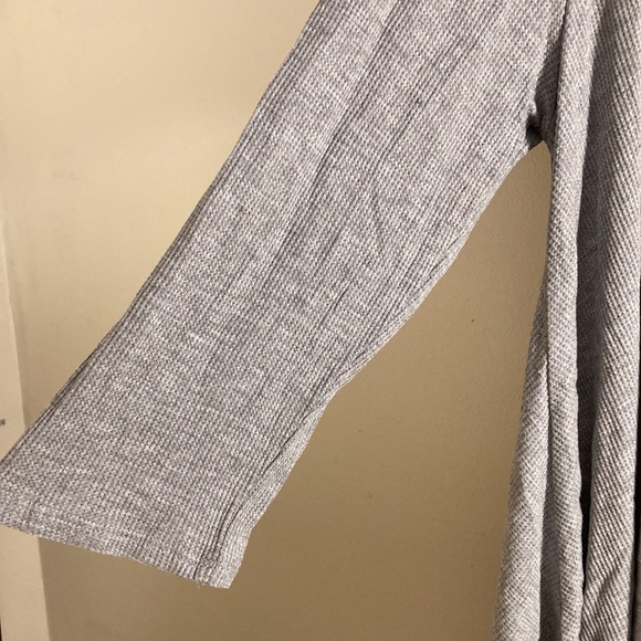 Jodifl comfy flowy soft top - Picture 2 of 5